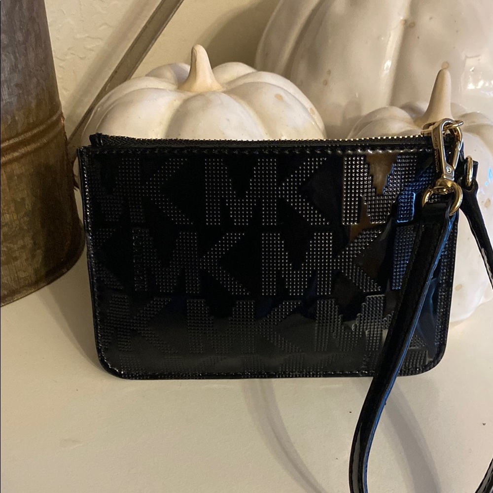 Michael Kors Black patent leather Wristlet